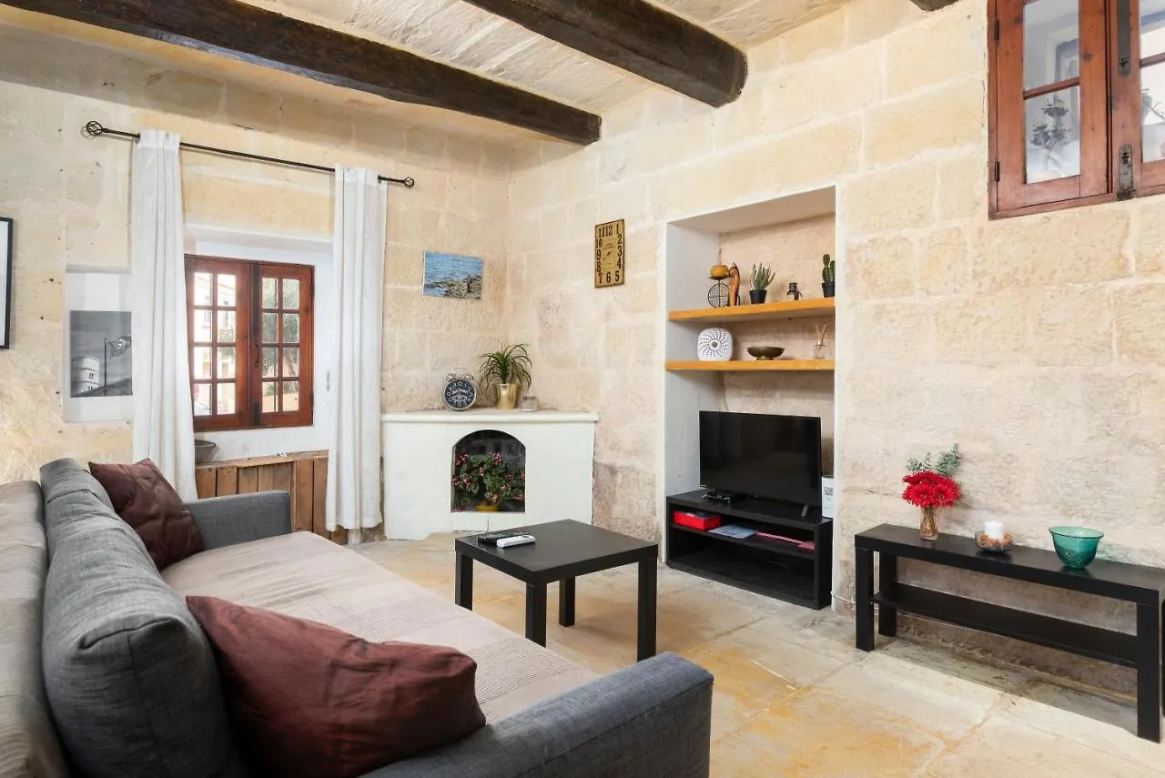 Lapsi Apartments - Traditional Maltese Style Near The Promenade Saint Julian's Malta