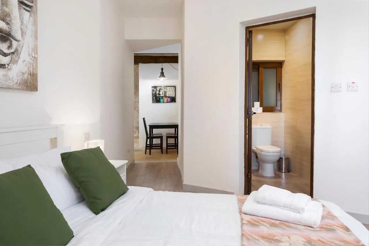 Lapsi Apartments - Traditional Maltese Style Near The Promenade Saint Julian's Malta