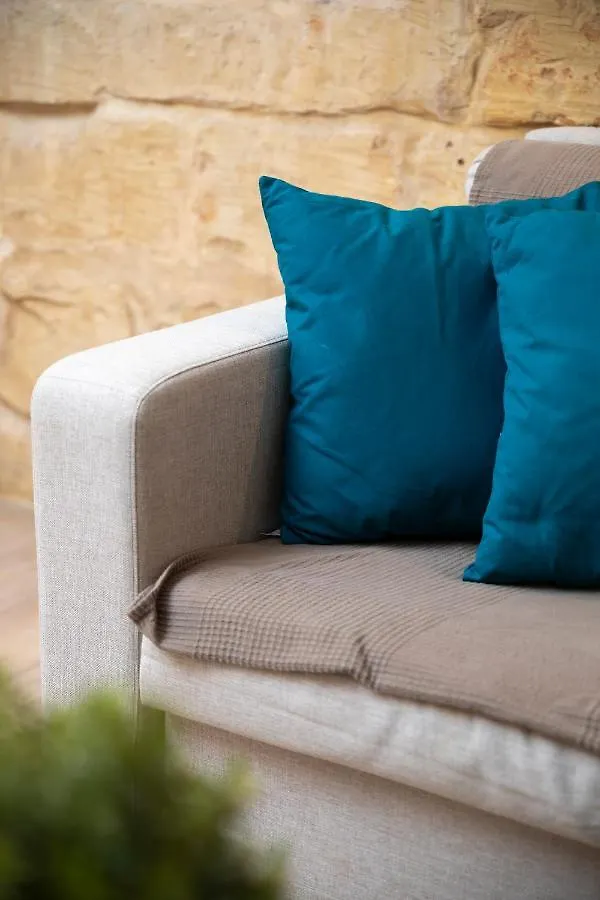 Lapsi Apartments - Traditional Maltese Style Near The Promenade Saint Julian's Malta