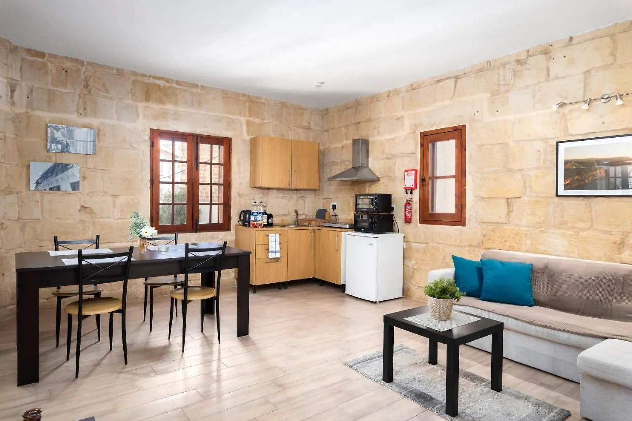 Lapsi Apartments - Traditional Maltese Style Near The Promenade Saint Julian's