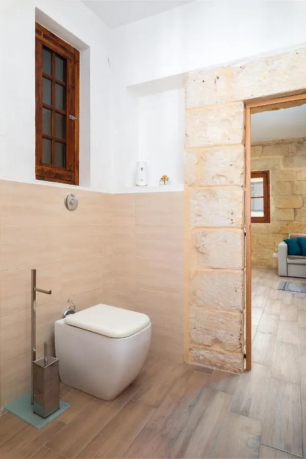 Lapsi Apartments - Traditional Maltese Style Near The Promenade Saint Julian's