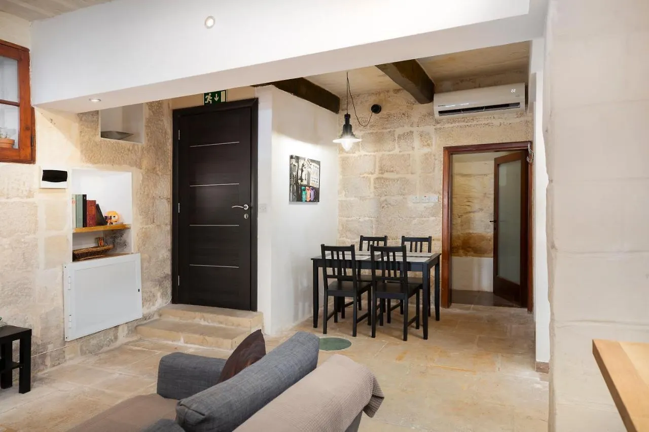 Lapsi Apartments - Traditional Maltese Style Near The Promenade Saint Julian's Malta