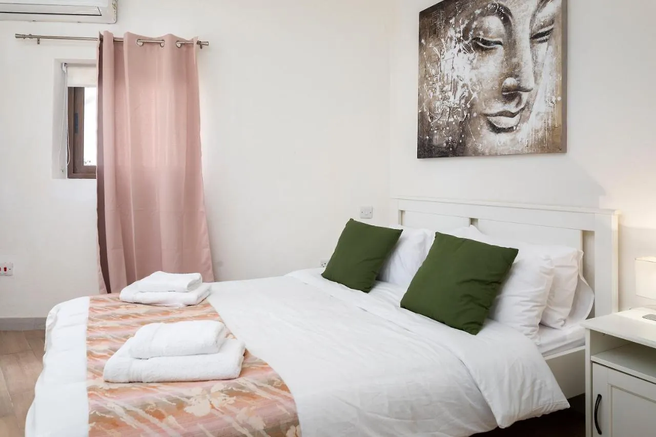 Lapsi Apartments - Traditional Maltese Style Near The Promenade Saint Julian's