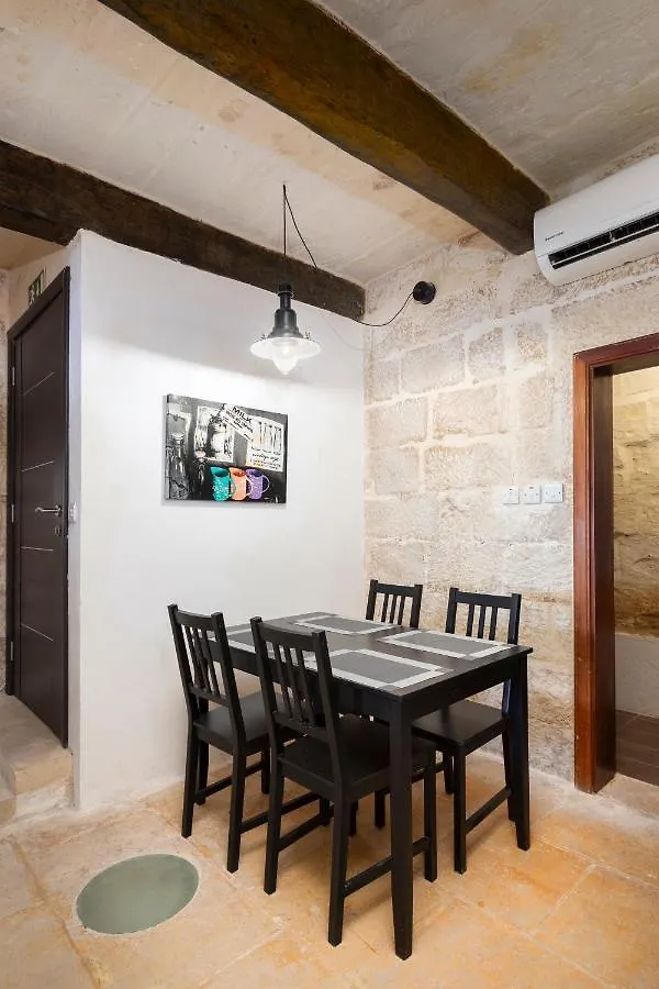 Lapsi Apartments - Traditional Maltese Style Near The Promenade Saint Julian's Malta