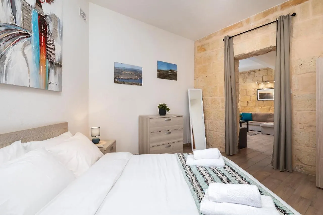 Lapsi Apartments - Traditional Maltese Style Near The Promenade Saint Julian's
