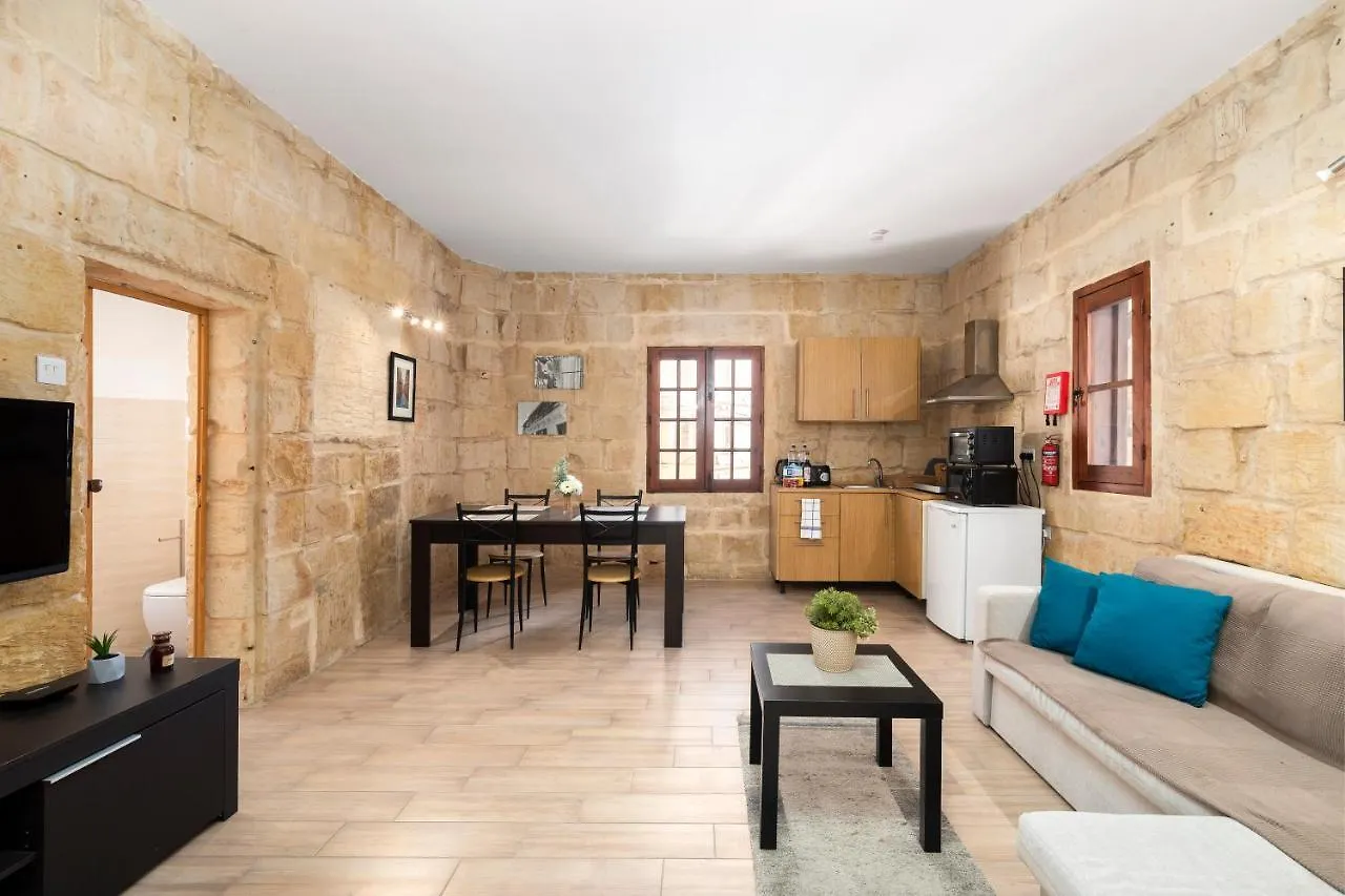 Lapsi Apartments - Traditional Maltese Style Near The Promenade Saint Julian's