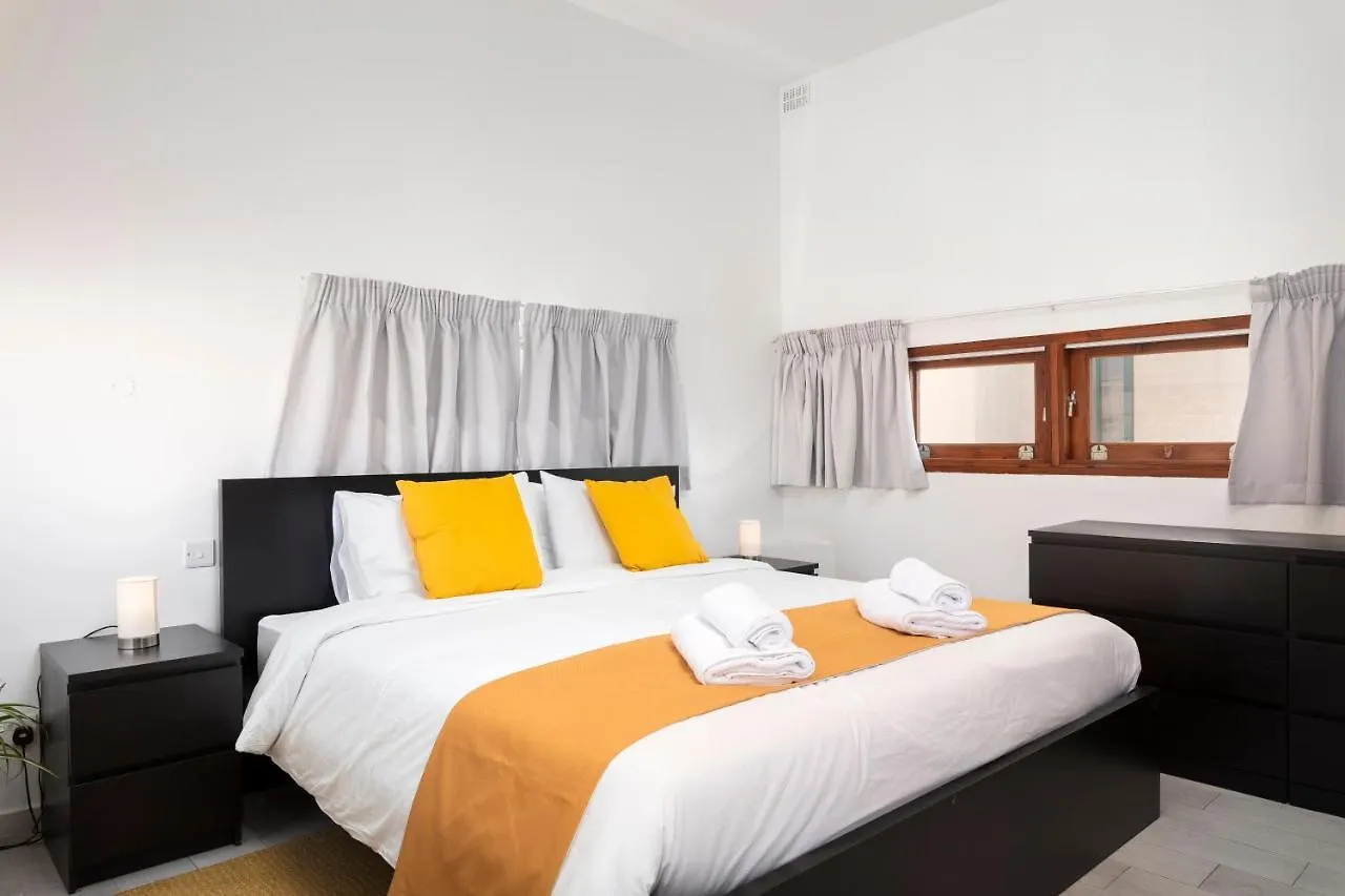 Lapsi Apartments - Traditional Maltese Style Near The Promenade Saint Julian's 0*,