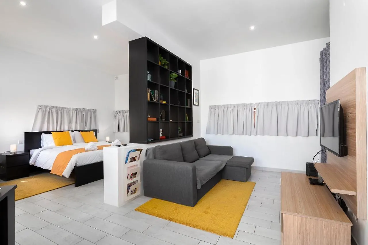 Lapsi Apartments - Traditional Maltese Style Near The Promenade Saint Julian's Malta