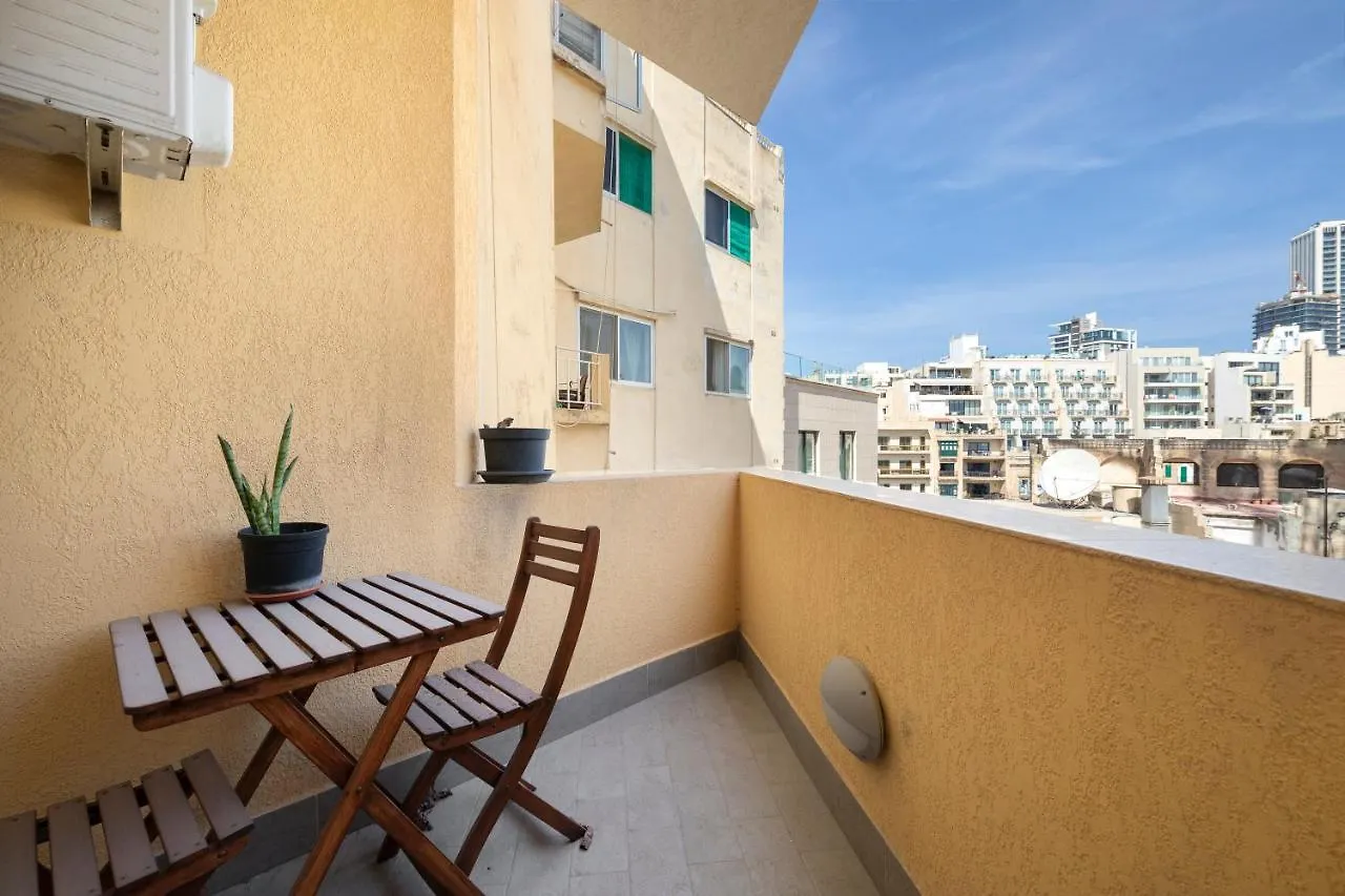 Lapsi Apartments - Traditional Maltese Style Near The Promenade Saint Julian's