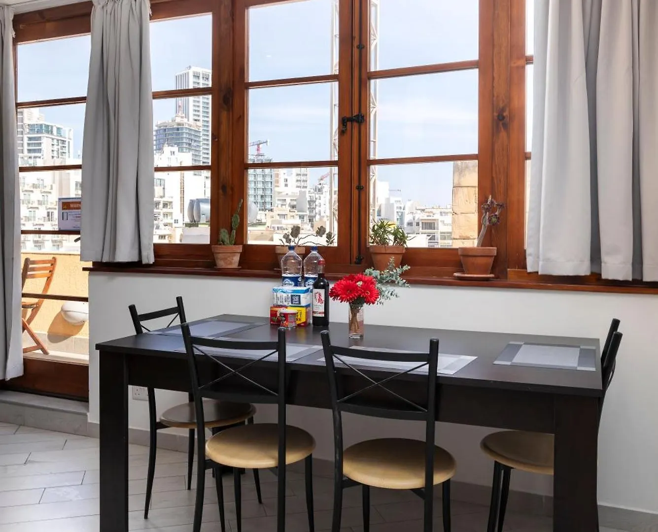 Lapsi Apartments - Traditional Maltese Style Near The Promenade Saint Julian's 0*,