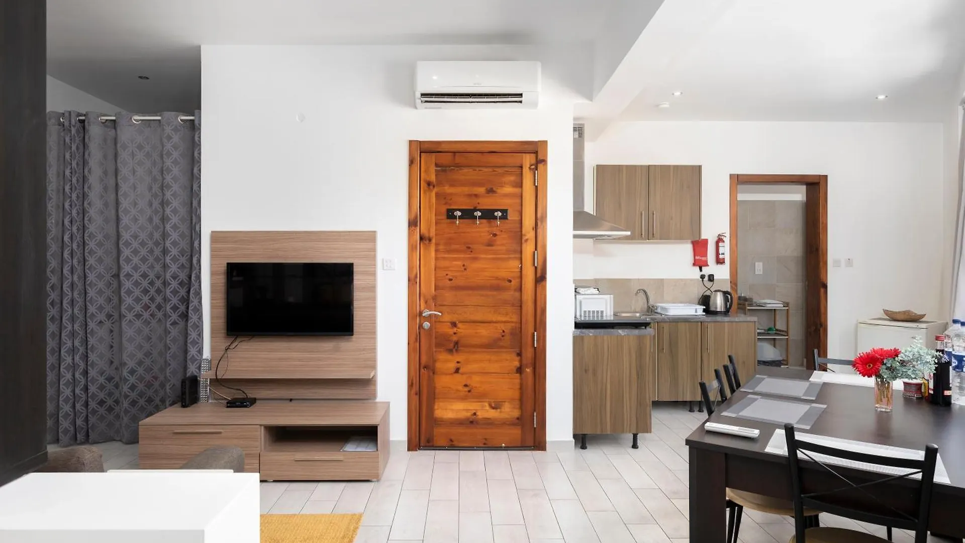 Lapsi Apartments - Traditional Maltese Style Near The Promenade Saint Julian's