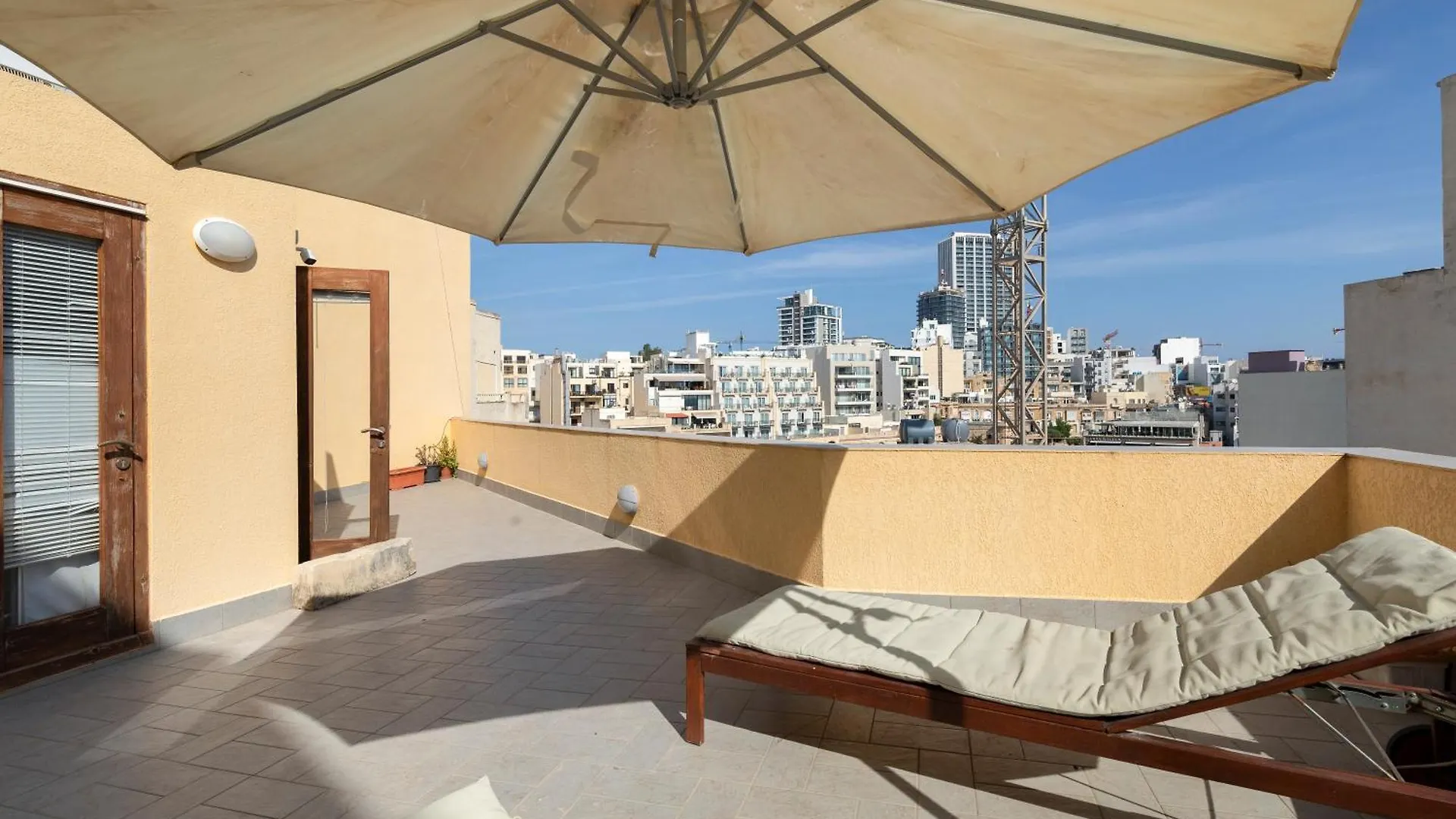 Lapsi Apartments - Traditional Maltese Style Near The Promenade Saint Julian's