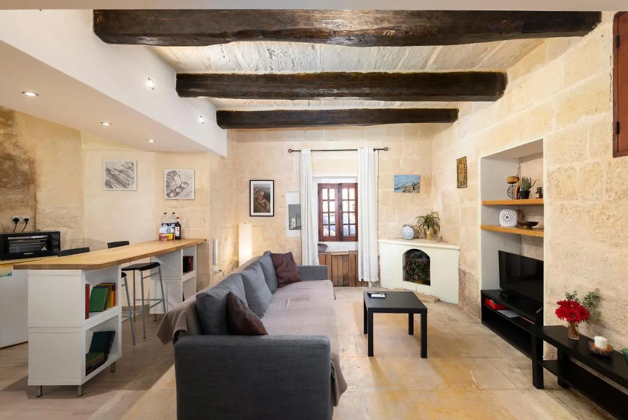 Lapsi Apartments - Traditional Maltese Style Near The Promenade San Ġiljan 0*,